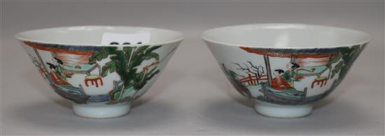 A pair of Chinese famille verte small bowls